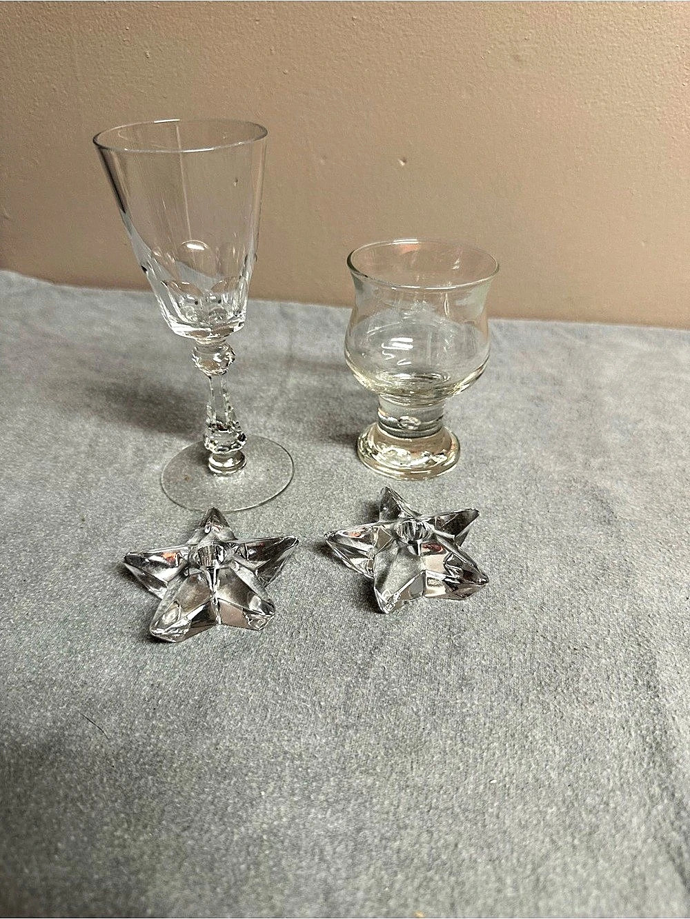 Glass Drinkware Set with Star-Shaped Pieces in Clear & Silver